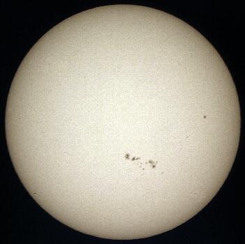 Sun, 2015-5-10, 2x0.01sec, GSO RC 6 inch & flattn 72mm, 70 mm glas filter, QHY8.jpg